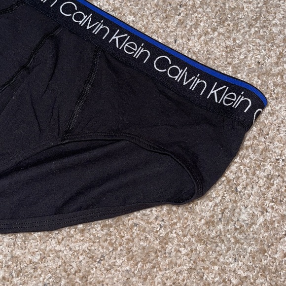 Calvin Klein Men’s Hip Brief Underwear🆕 - Picture 2 of 6